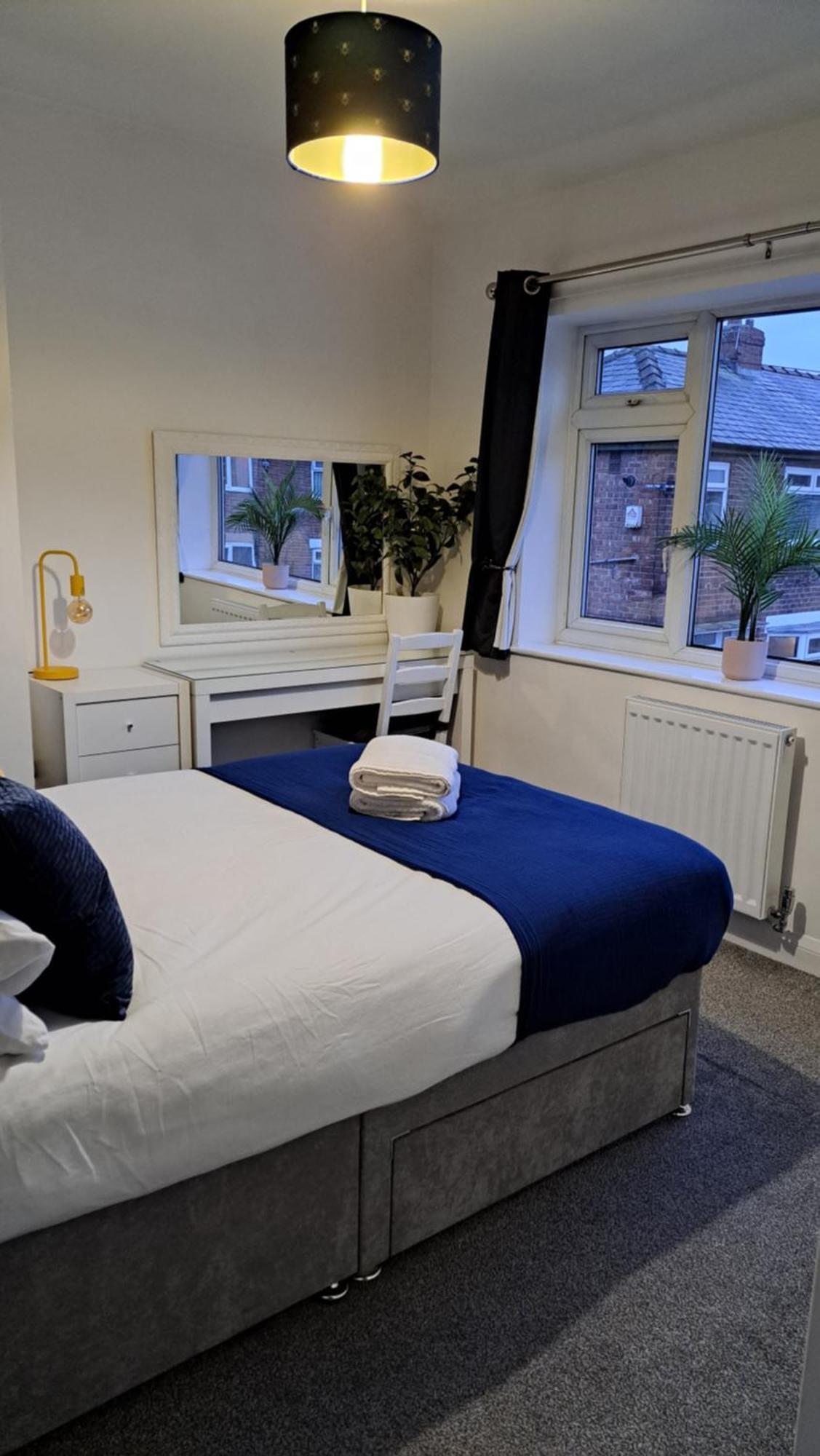 The Heart - Cosy 3 Bedroom House With Double Driveway And Garden In Manchester Exterior foto